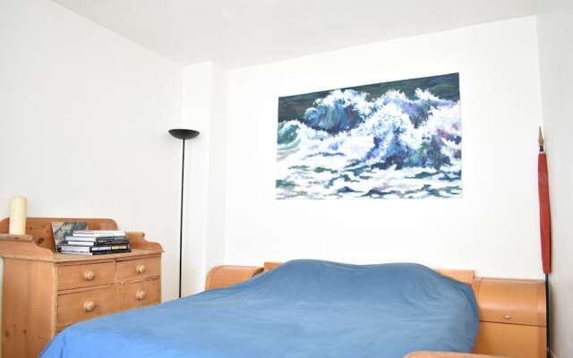 Апартаменты 1 Bedroom Apartment In Central Paris комната для гостей