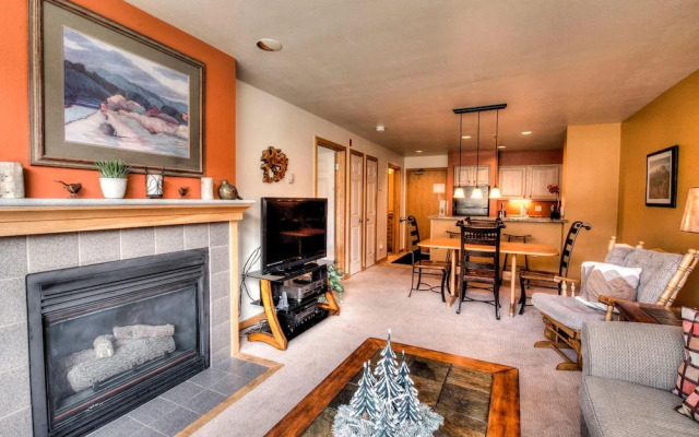 Lakeshore 1540 by Book by Owner