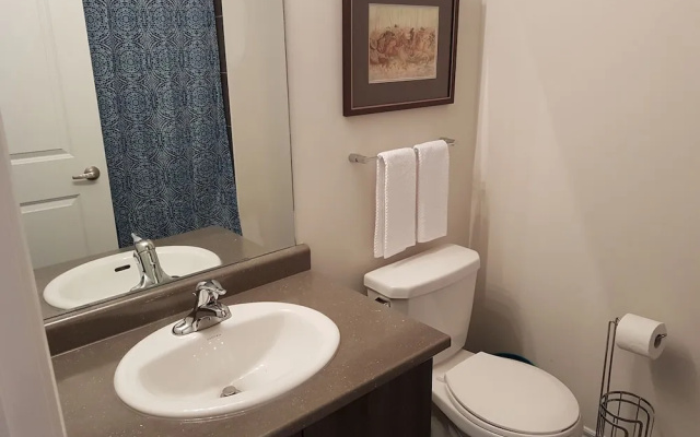 Private Waterview Town House