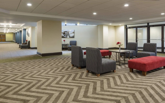 Royle Hotel Milwaukee Airport