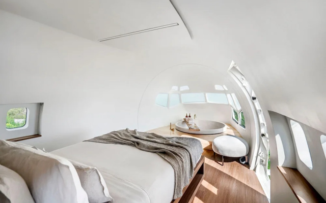 Private Jet Villa