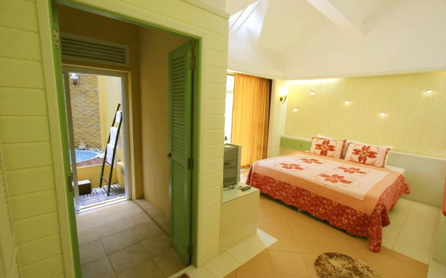 Plumeria Villa and Hideaway