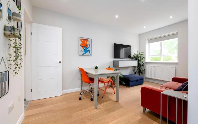 Stylish Brixton Hill Studio With Modern Charm