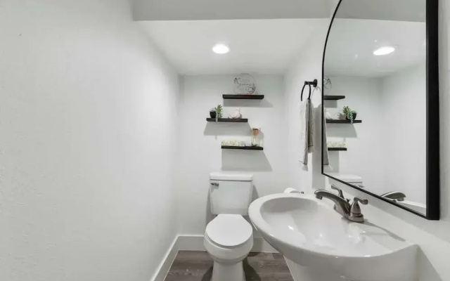 Modern 3BR Family Retreat in Downtown Houston