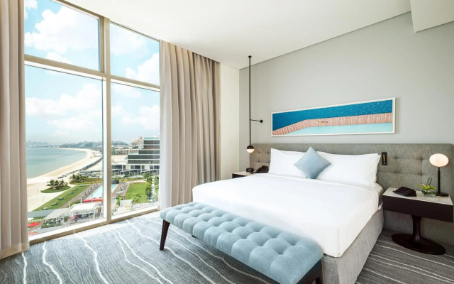 Th8 Palm Dubai Beach Resort, Vignette Collection, by IHG