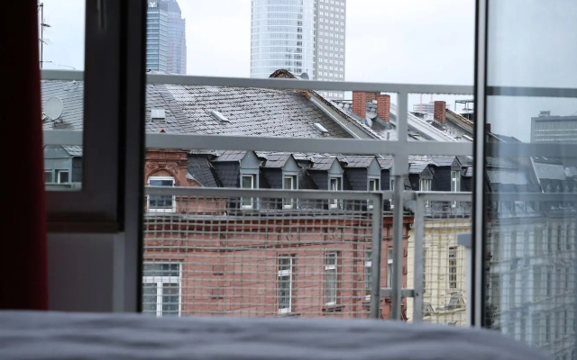 The sQuare Hotel