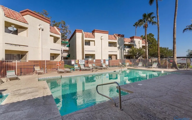 Cliffs in Surprise By Signature Vacation Rentals