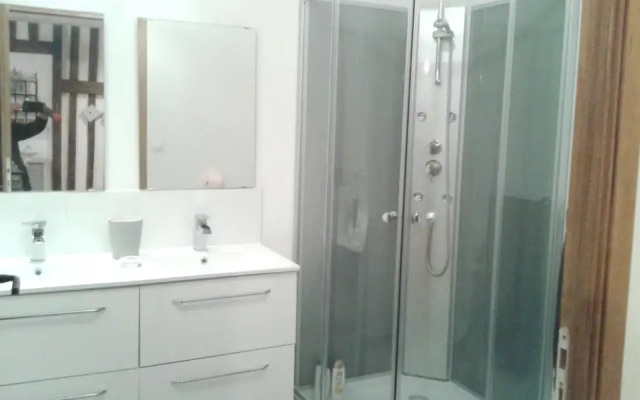 House With 3 Bedrooms in Notre-dame-du-touchet, With Pool Access, Encl