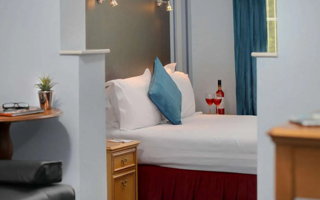 Parkmore Hotel & Leisure Club