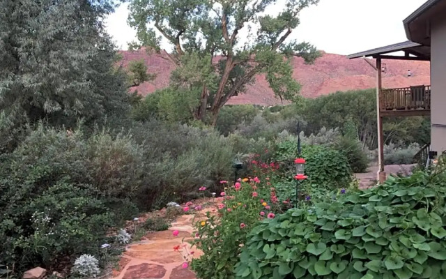 Red Moon Lodge
