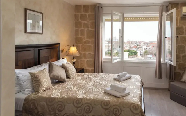 Queen Mary Luxury Rooms Split