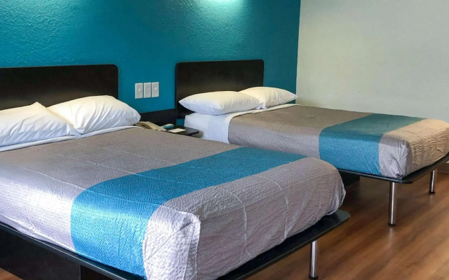 Motel 6 Daytona Beach, FL - Speedway