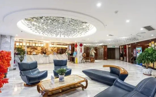 Yuesun Finia Hotel (Dazhou Luofu Plaza Railway Station)