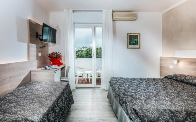 Hotel Ambassador Meuble