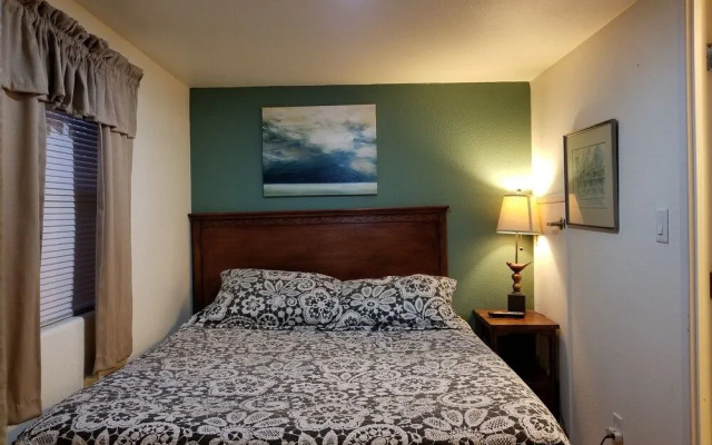 Mendelbaum Winery Guest Cabins
