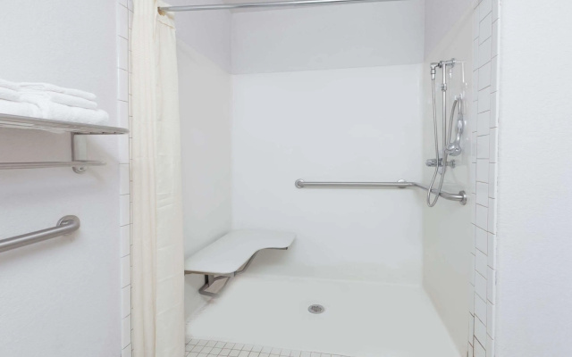 Microtel Inn & Suites by Wyndham Ardmore