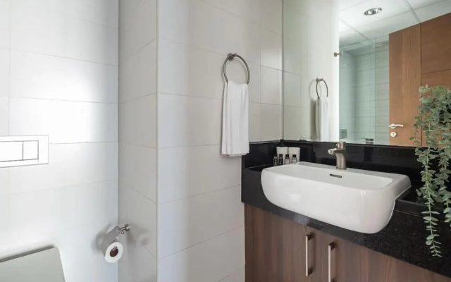 Frank Porter - JAM Marina Residence