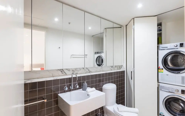 EVAN, 1BDR Southbank Apartment