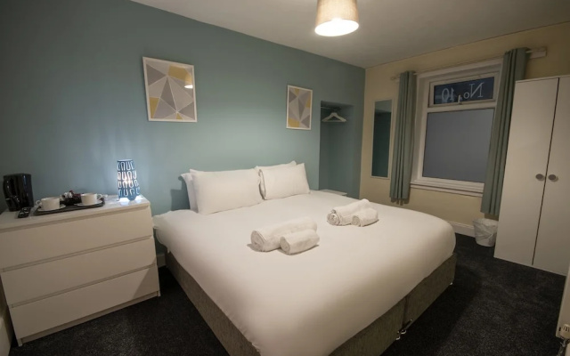 Irvine Riverside Guesthouse by Payman Club