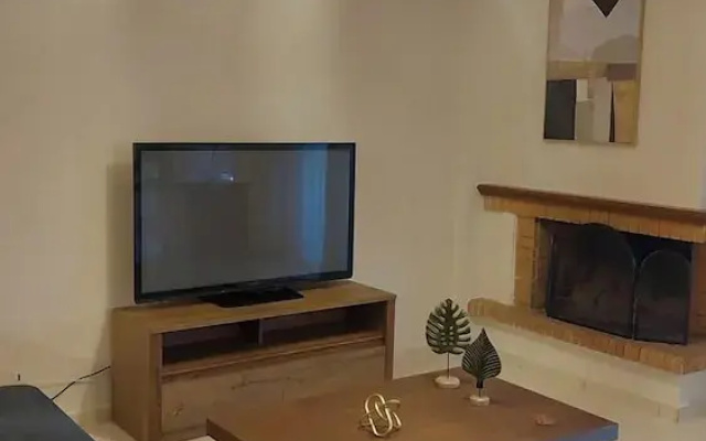Modern Elegant Apt in Glyfada w Balcony