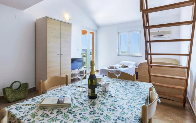 Amazing Apartment in Savudrija With 1 Bedrooms and Wifi