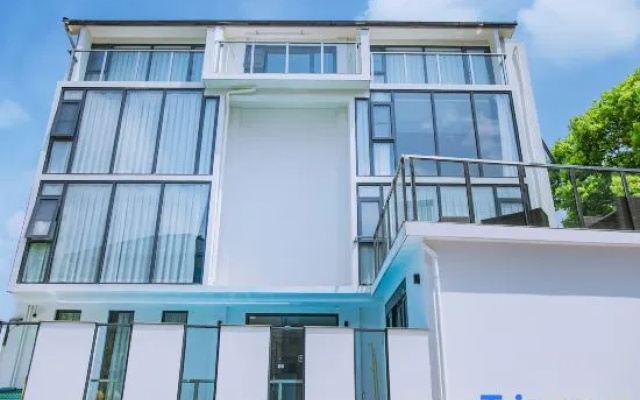 Anji Haijiang Inn