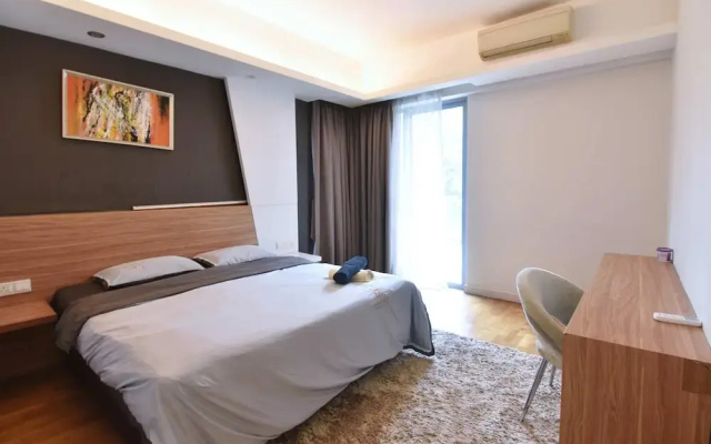 Pet Friendly, 3BR Apt KL, Bathtub & Parking