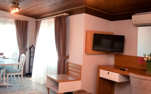 Anar Hotel