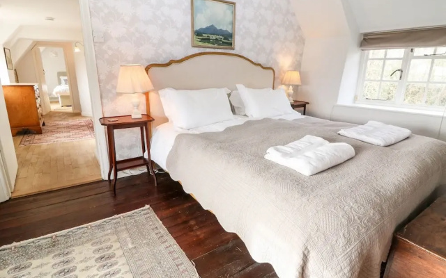 Holly Cottage