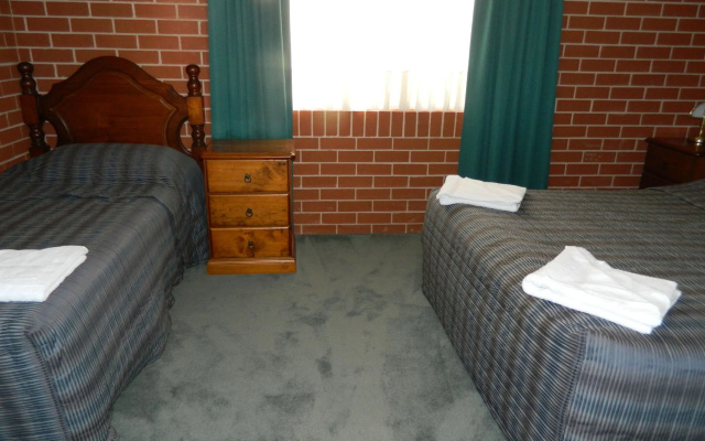 Roseville Motel & Apartments