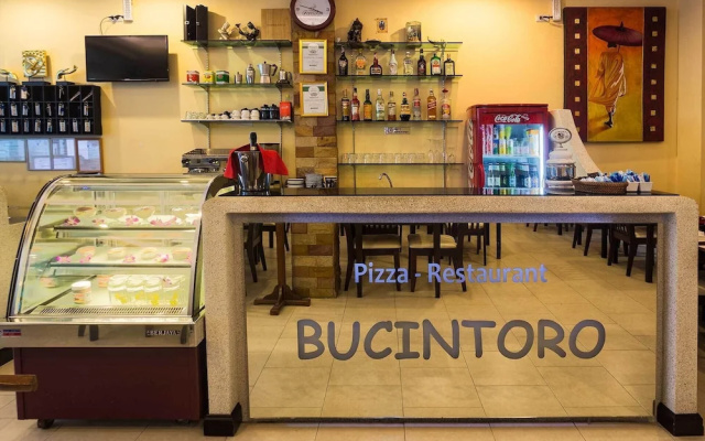 Room in Guest Room - Bucintoro Restaurant & Guesthouse Belvedere - 10 Minutes From Patong Beach