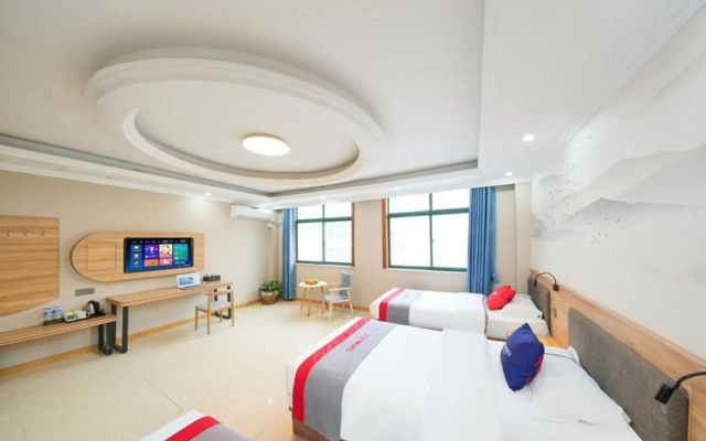 Junyi chain hotel (Qingdao Dongjiakou gangpoli bus station store)