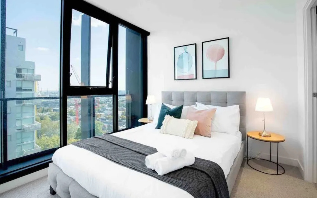 66 Elegant Glance 2 BD 2 Bth LV 10 Near Garden