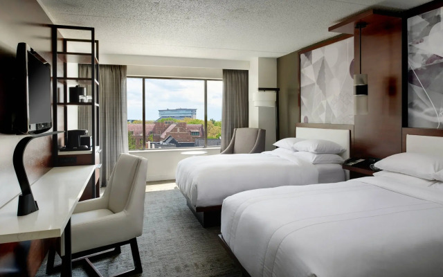 Marriott East Lansing at University Place