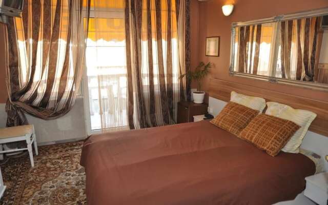 Отель Mini Hotel Болгария, Пловдив - отзывы, цены и фото номеров - забронировать отель Mini Hotel онлайн вид на фасад
