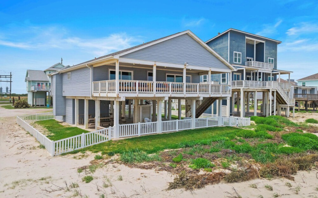 The Beach House by Ryson Vacation Rentals