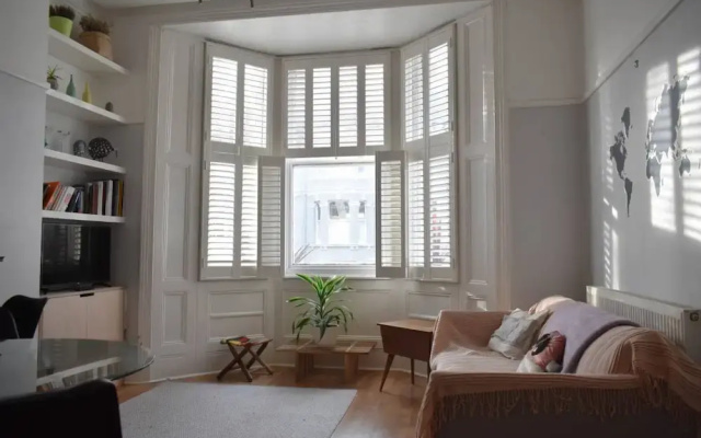 Bright and Spacious 1BD in Quiet Residential