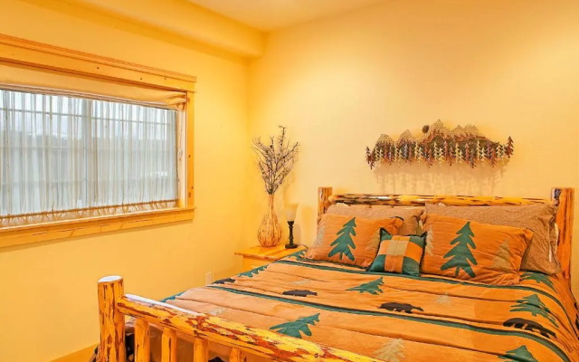 Harlin Haus at Cascade Crest Condos