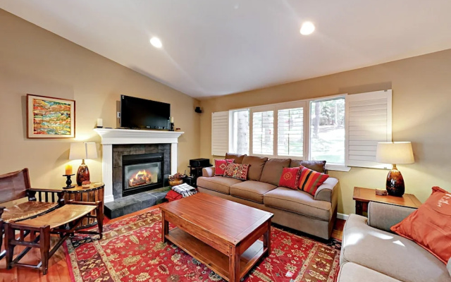 Totally Remodeled Cabin in South Lake Tahoe by RedAwning