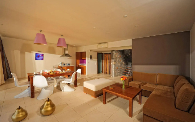 The Noverian Scenic Crete Hilltop Villa Resort & Spa