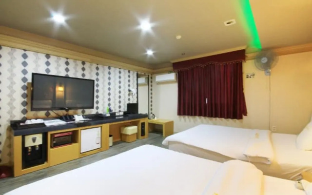 Hill Motel