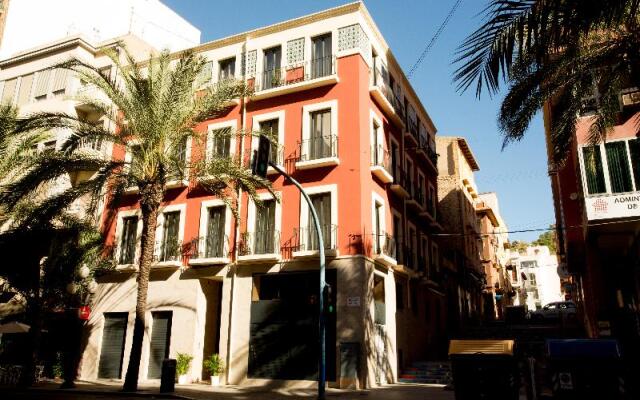 Отель S30 Reina Victoria Suites вид на фасад