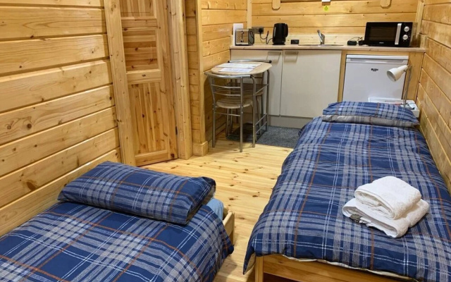 Immaculate Cabin 5 Mins to Inverness Dog Friendly