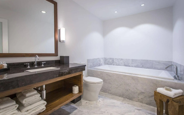 Qualicum Beach Inn