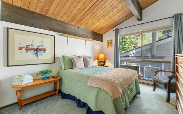 Raccoon Roost 3 Bedroom Condo by RedAwning