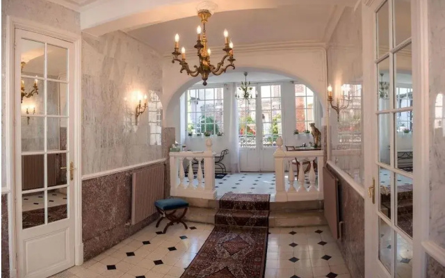 Le Montant au Palais