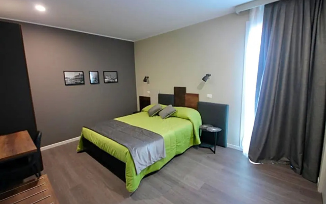 Pove 2.4 Hotel