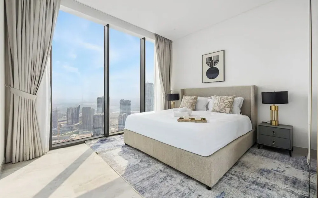 Elegant 3BR Canal & Burj Khalifa Views