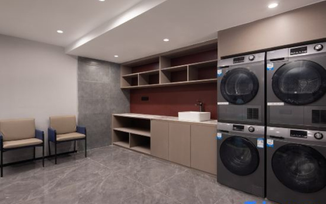 M.Plus Designer Hotel (Chengdu Longquanyi World Trade Plaza Branch)