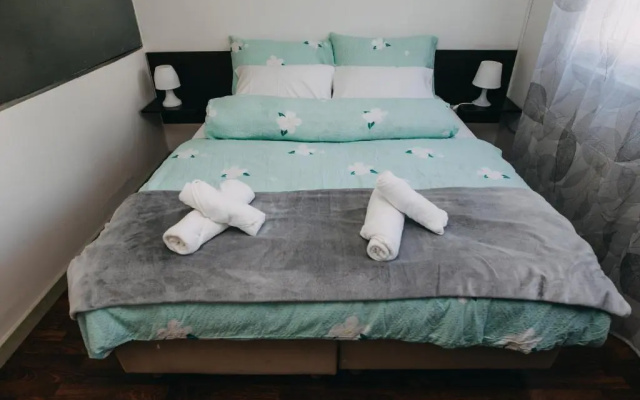 Apartment 10